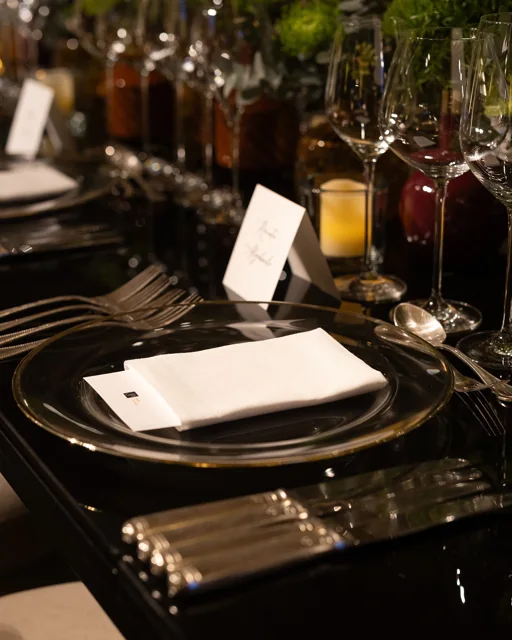 Place setting at the Bisutti dinner at Parque Lage · Photography: Produtora 7