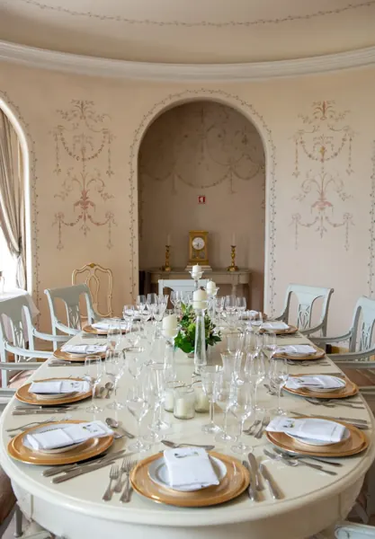 Table setting in a classical Seteais salon